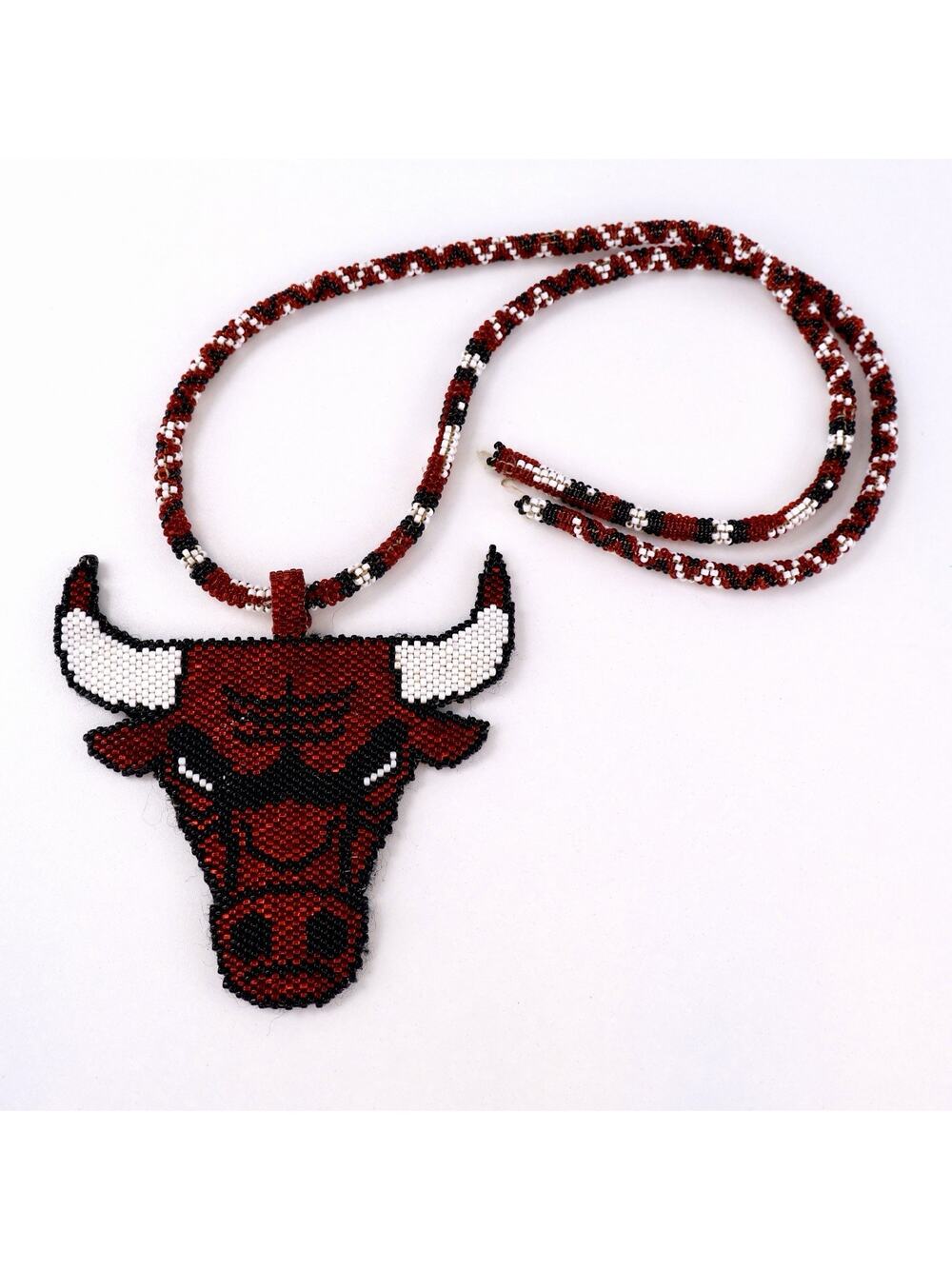 Handmade Chicago Bulls Beaded Medallion Necklace Braided Seed Bead Chain 31.5"